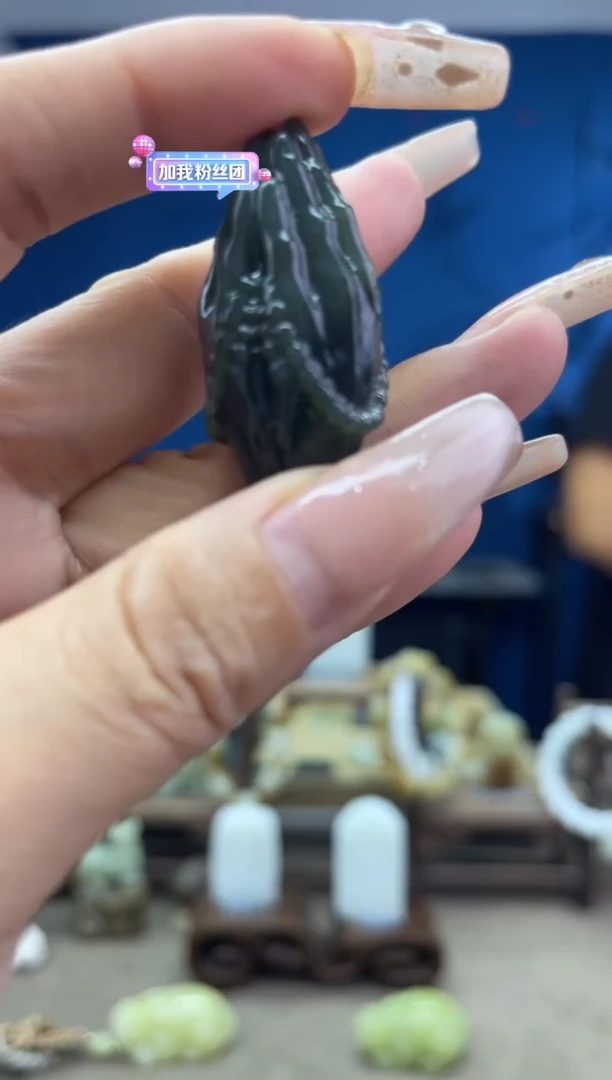 和田玉未镶嵌颈饰1