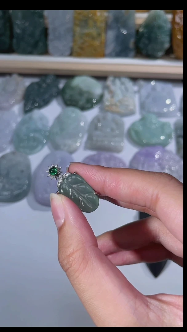 颈饰未镶嵌翡翠叶子