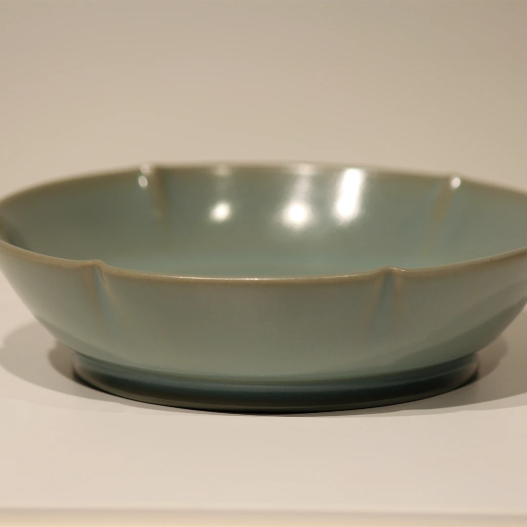 汝山明丨g仿古釉支钉烧葵口洗 