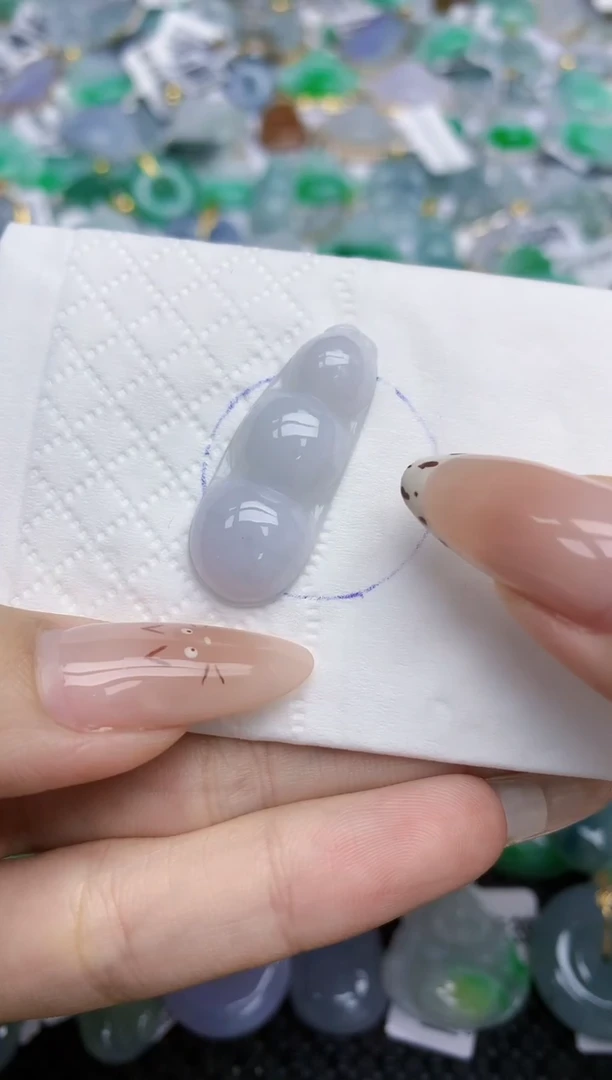 翡翠未镶嵌颈饰   天然翡翠A货