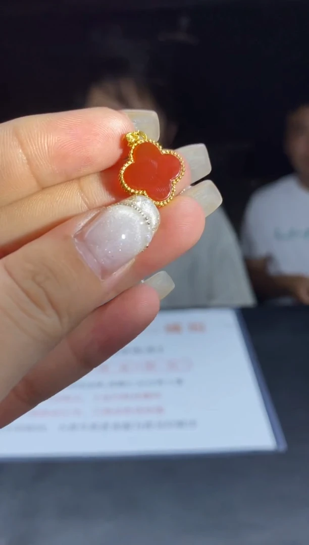 玛瑙/玉髓吊坠(不含链)18K金镶嵌多样性-吊坠-D9903