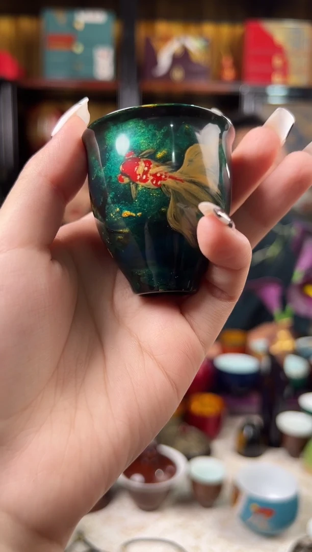 手绘金鱼一口杯-太古大漆