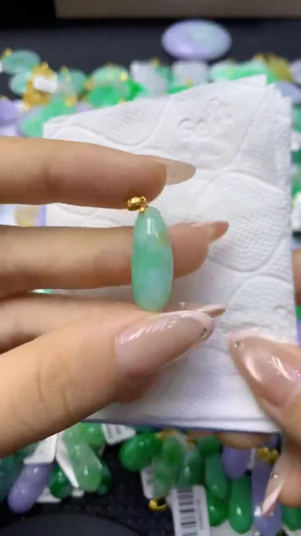 颈饰未镶嵌翡翠天然缅甸翡翠A货