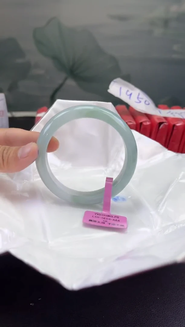 翡翠手镯未镶嵌翡翠手镯