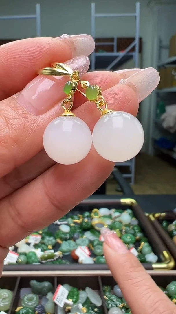 颈饰银S925镶嵌和田玉（多样性发货.发其一)11.14.105