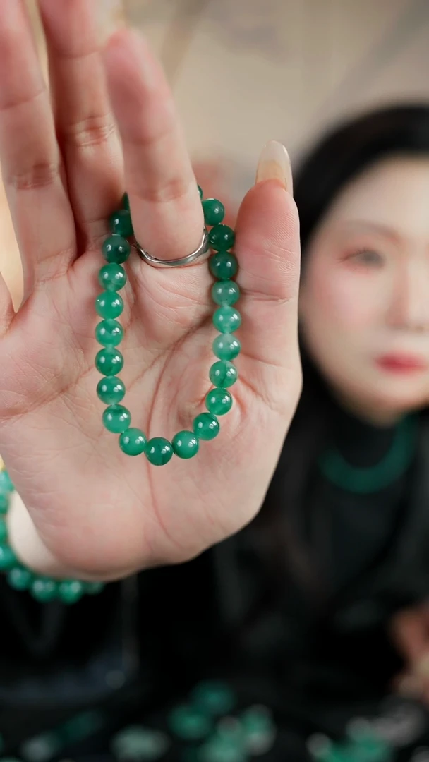 未镶嵌石英质玉（非洲翠）珠宝奇石手串 卡10