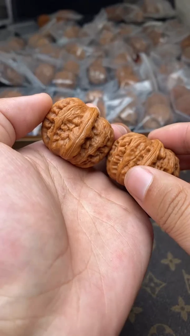 【闪购商品】文玩核桃吊坠A48号38尺元宝