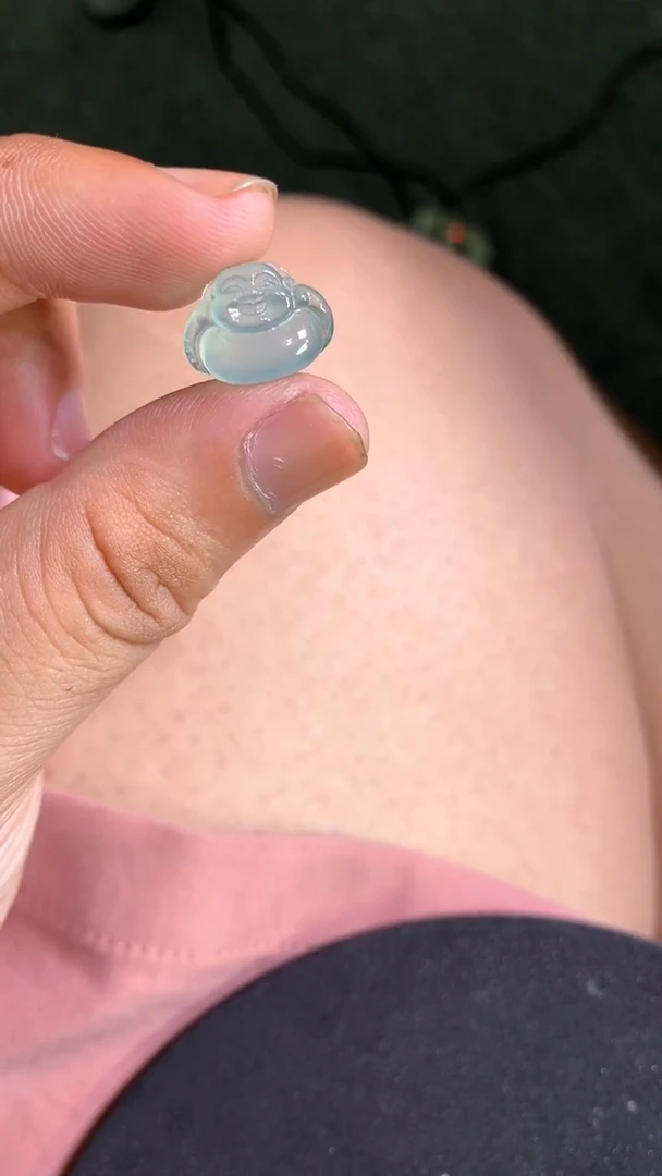 翡翠未镶嵌颈饰佛公