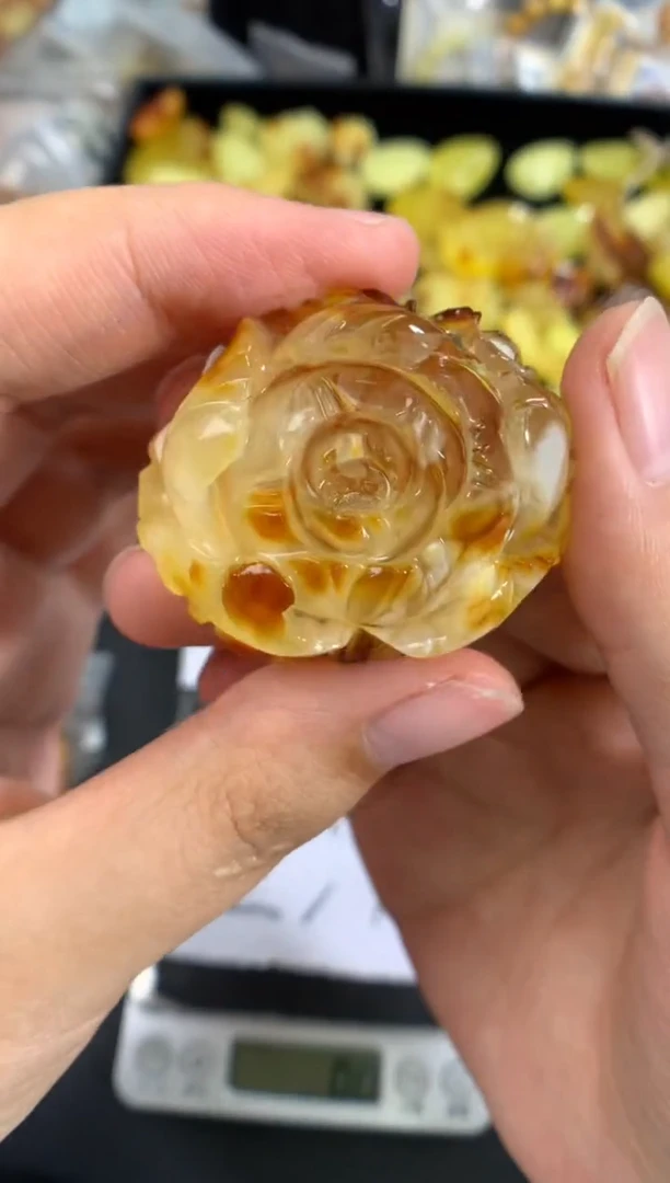 蜜蜡未镶嵌珠宝奇石1