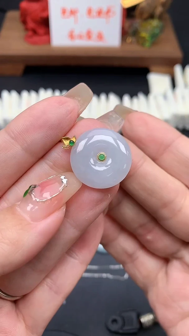 【闪购商品】翡翠吊坠(不含链)18K金镶嵌MS152736