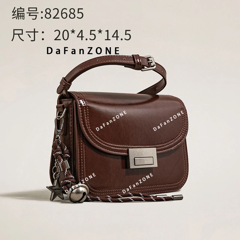 【芝麻集】SK-82685-焦糖棕RAIN.CUN简约腋下时尚斜跨轻奢女包