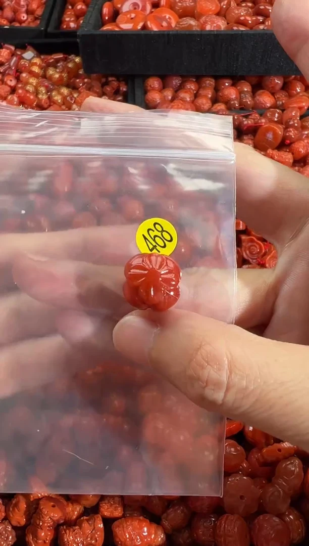 颈饰未镶嵌南红玛瑙1