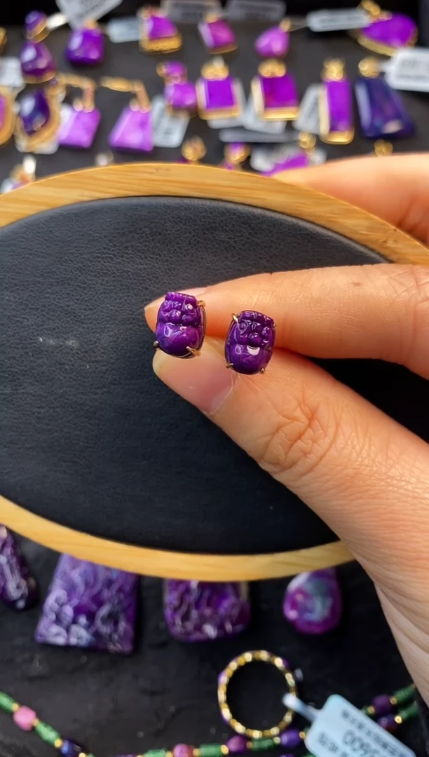 苏纪石（舒俱来）18K金镶嵌耳饰1