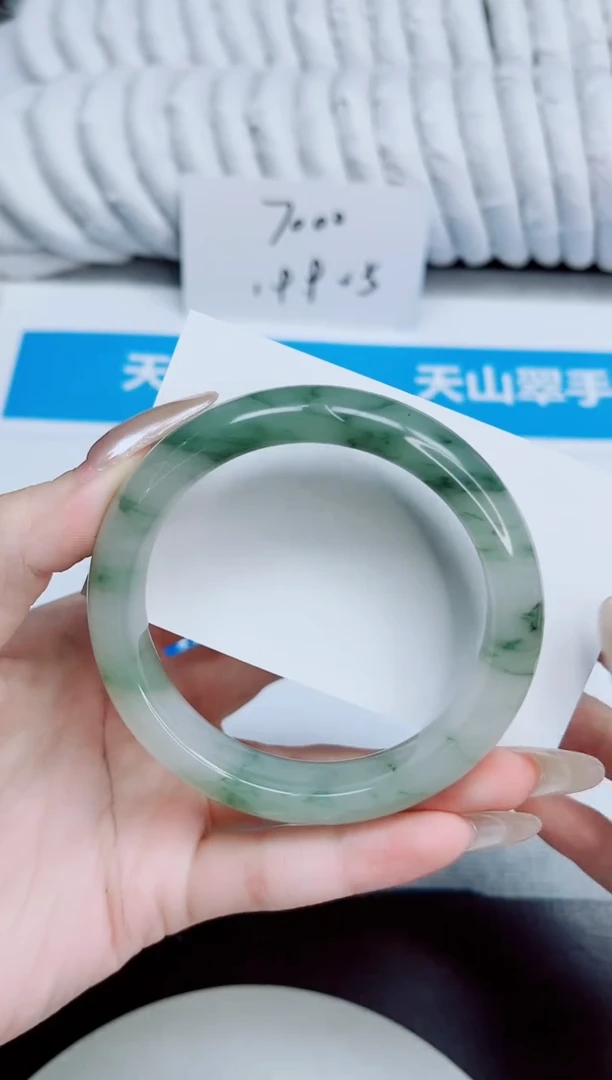 未镶嵌手镯石英质玉52/58