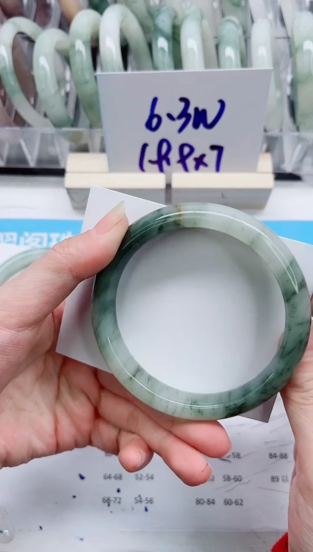 【闪购商品】石英质玉手镯未镶嵌A294-62.3