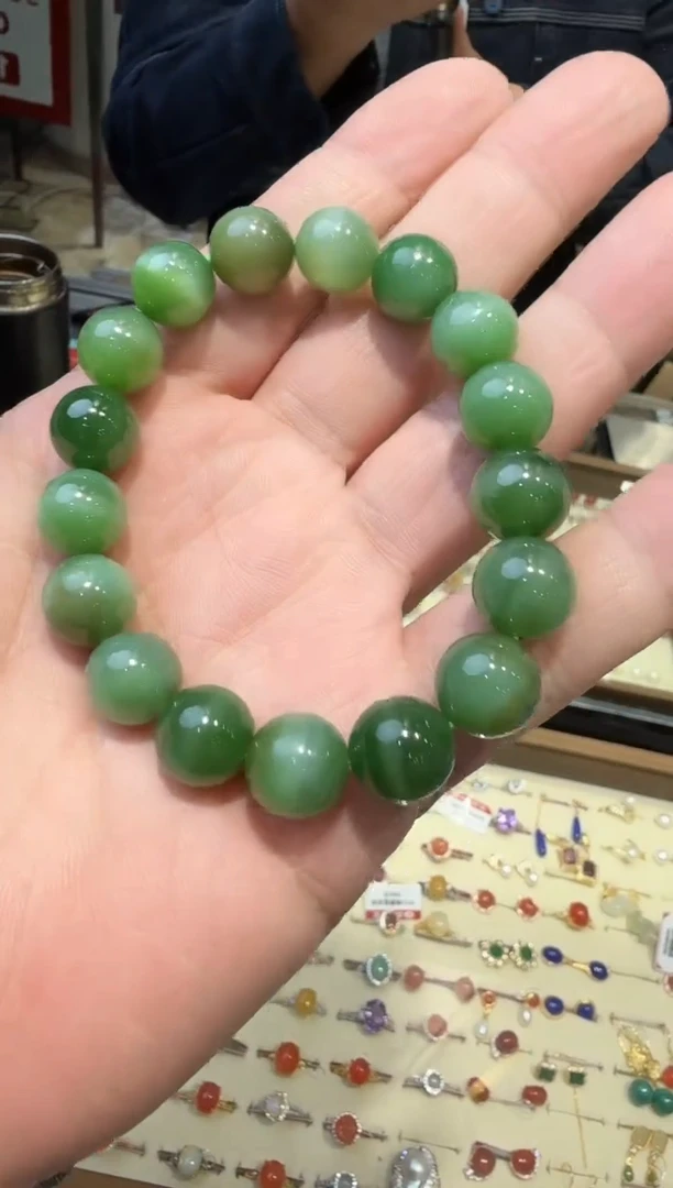 未镶嵌手链和田玉俄料12个别有纹裂