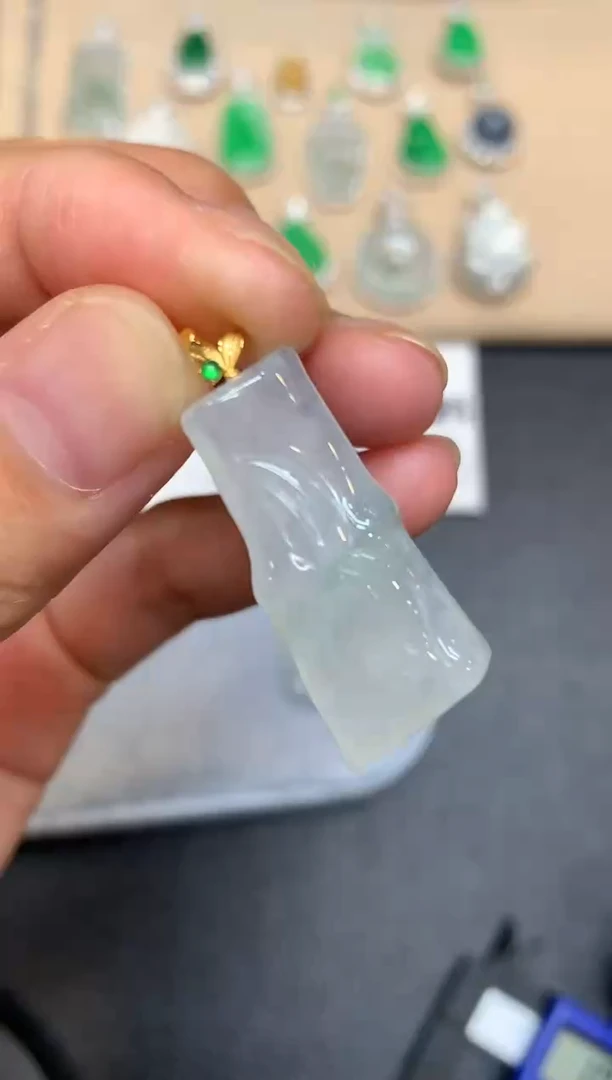 颈饰18K金镶嵌翡翠竹节【无服务费