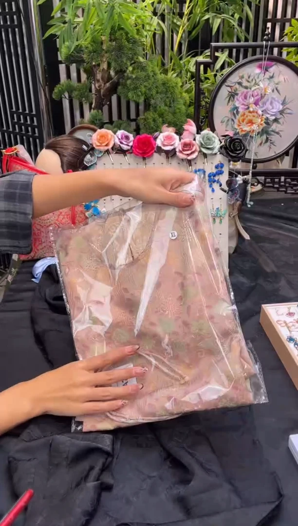 织绣台****）连衣裙xl码