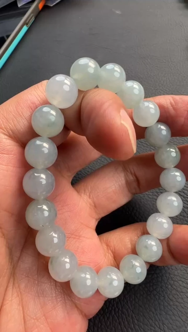 颈饰未镶嵌翡翠开****?翡翠颈饰