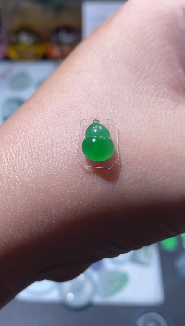 未镶嵌定制翡翠葫芦