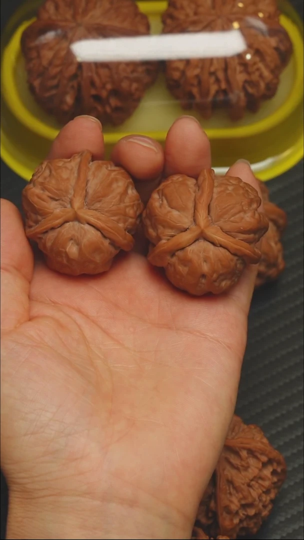 吊坠文玩核桃蛤蟆头三棱40