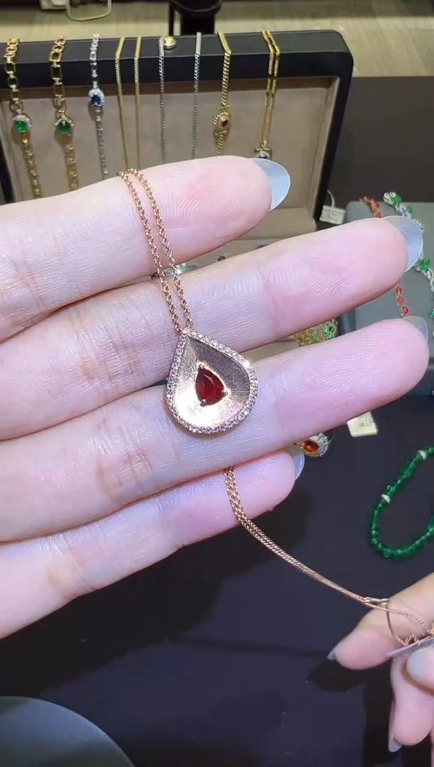 项链18K金镶嵌红宝石0.4ct