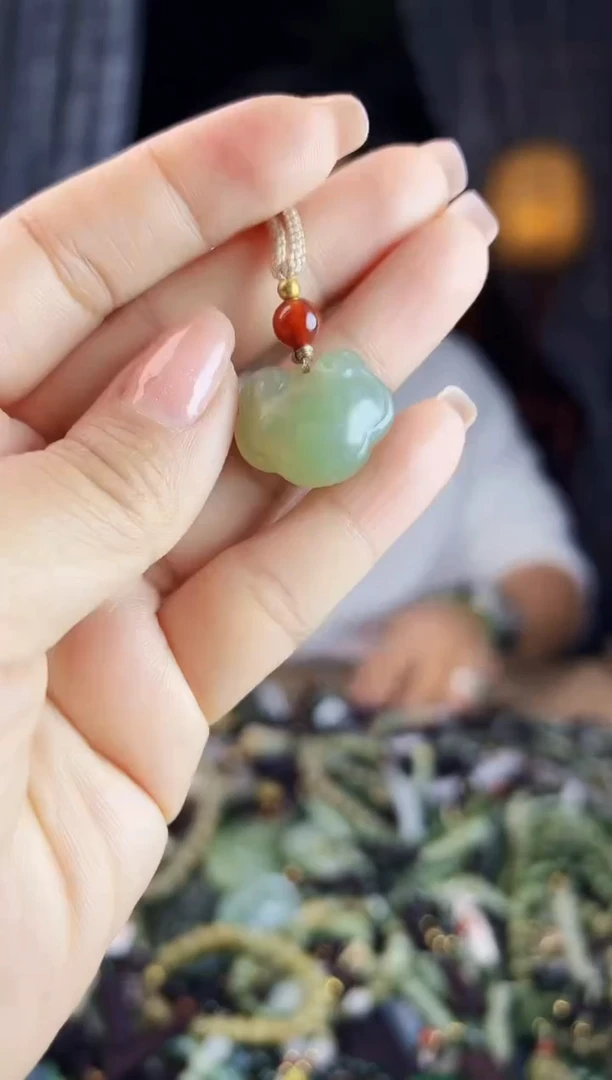 未镶嵌和田玉挂件1