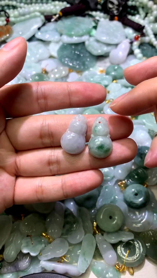 颈饰未镶嵌翡翠葫芦