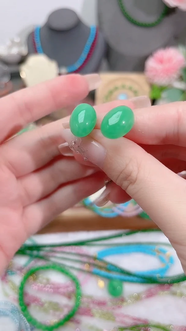 银S925镶嵌翡翠耳饰蛋面99