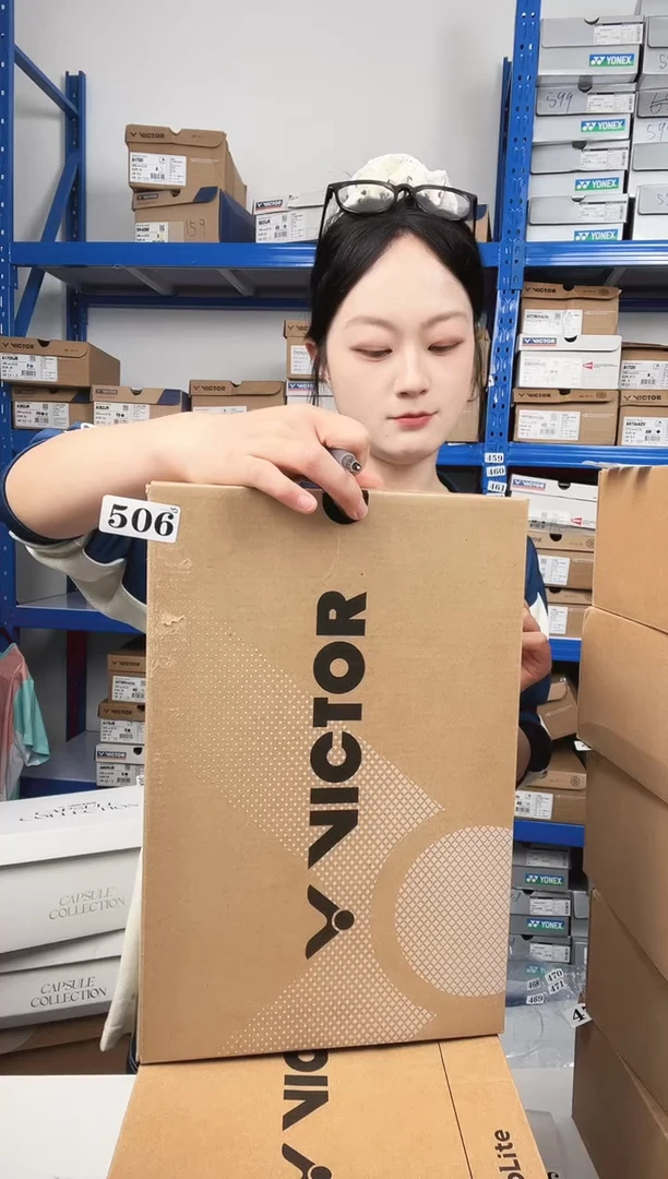 506号清仓衣服，不退不换！THUNDER A 37码