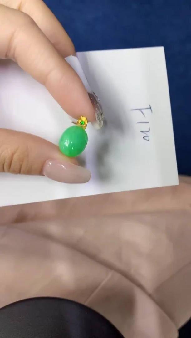 翡翠18K金镶嵌颈饰缅甸天然翡翠A货