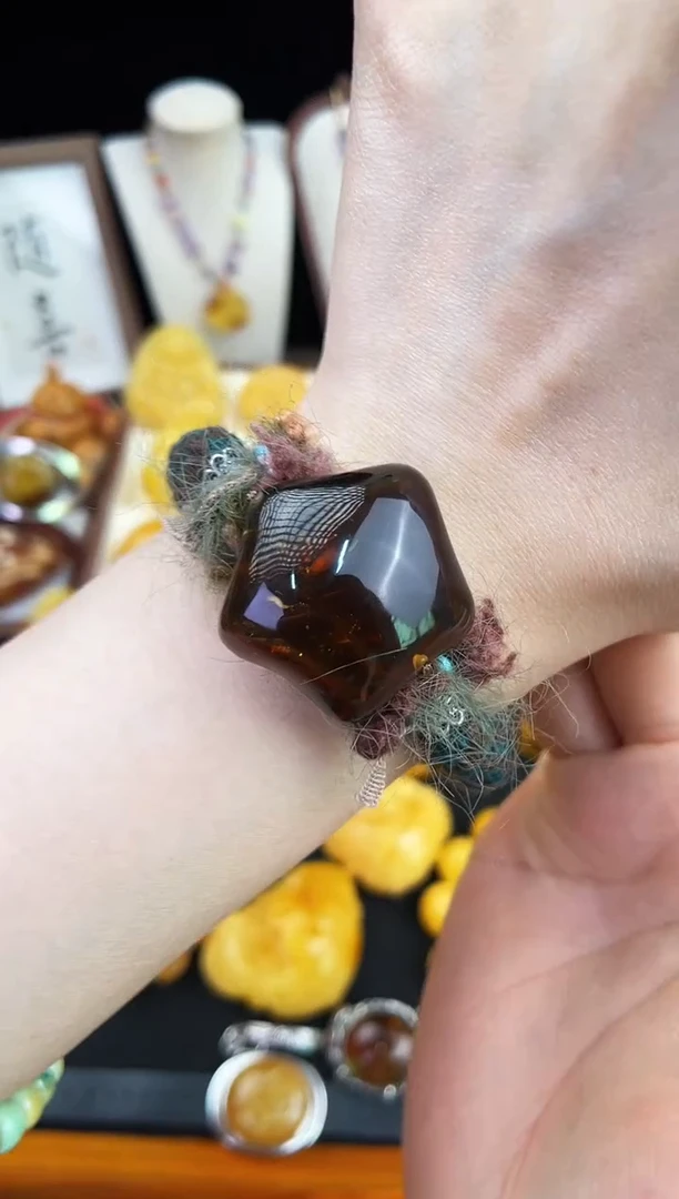 琥珀未镶嵌珠宝奇石柒月