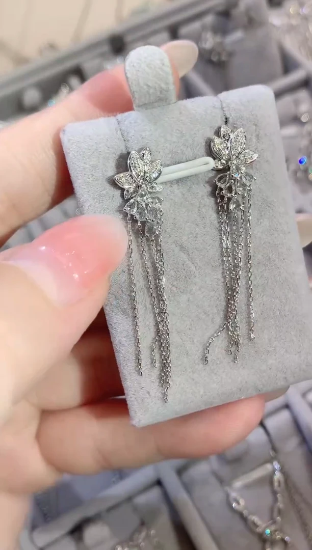 18K金镶嵌耳饰钻石D52