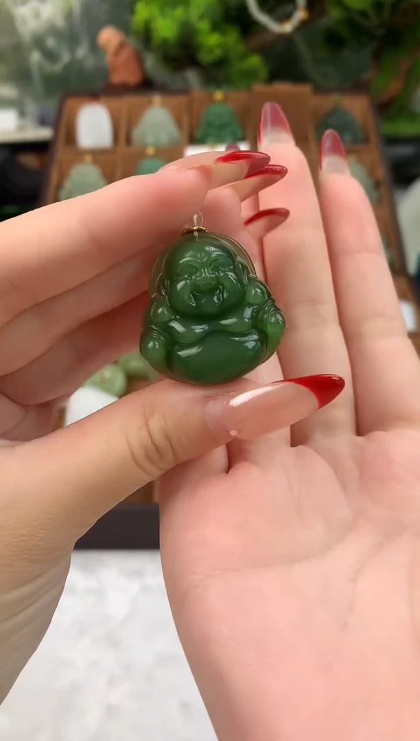 颈饰未镶嵌和田玉吊坠
