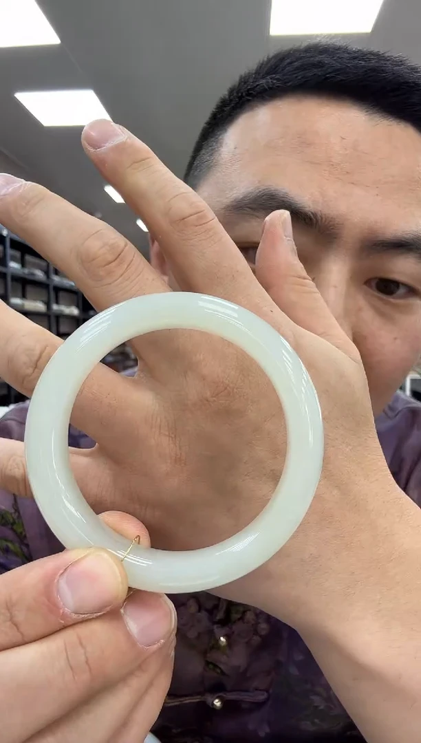 【闪购商品】和田玉手镯未镶嵌55-56  087