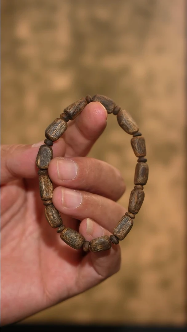 沉香手串海南绿奇楠沉水树心油虫漏随型单圈