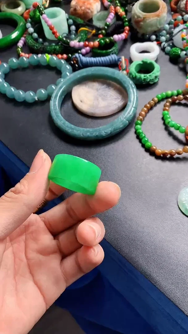 颈饰未镶嵌翡翠平**云天然A货翡翠