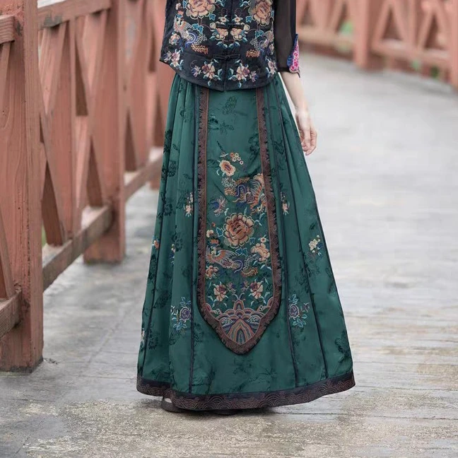 新中式刺绣长款百搭马面裙民族风女装春季新款中国风洋气半身裙女