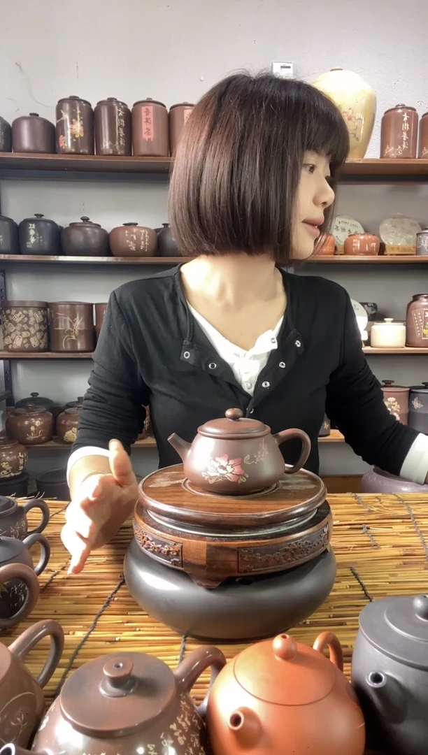 2微瑕1建水紫陶手工彩填壶160C