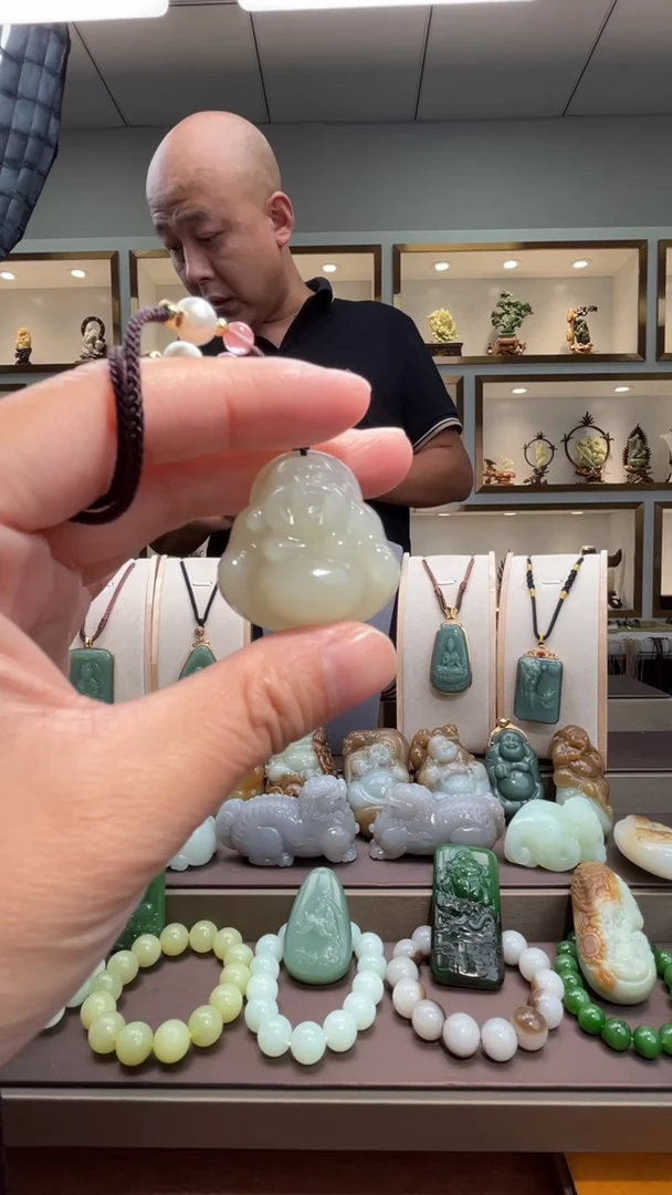 颈饰未镶嵌和田玉苏