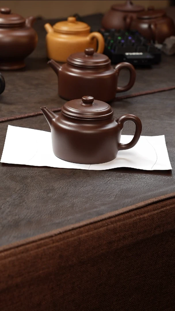 茶壶紫砂壶·29老紫泥剑流德钟180cc