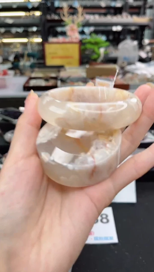 【闪购商品】石英质玉手镯未镶嵌59圈口（赠品镯心）1600181