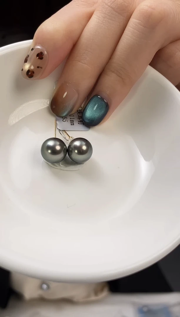 18K金镶嵌耳饰海水珍珠10-11大溪地黑珍珠耳饰