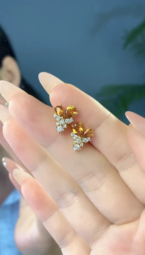 银S925镶嵌耳饰黄晶。