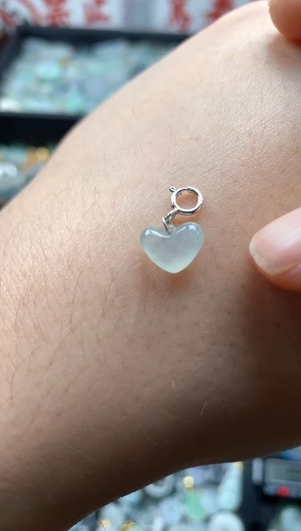 【闪购商品】翡翠颈饰未镶嵌哥哥