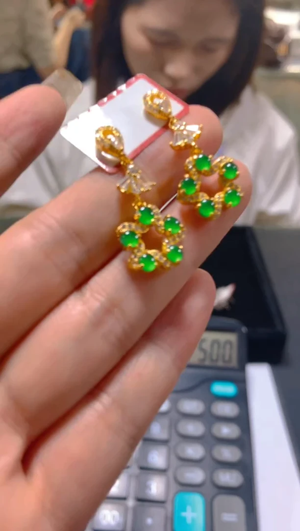 未镶嵌翡翠耳饰多样性发一