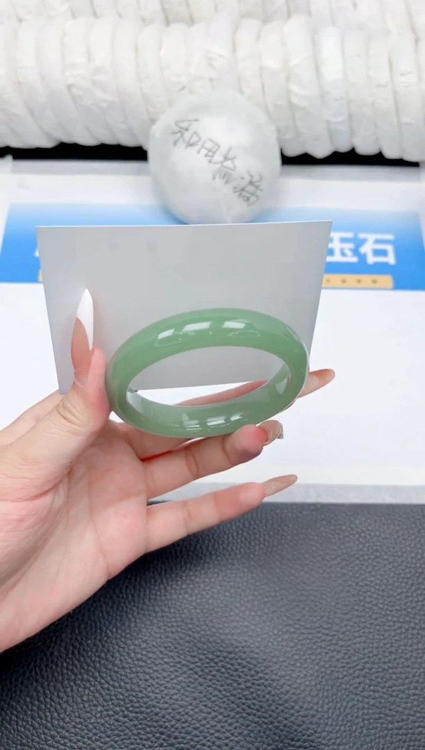 和田玉手镯未镶嵌91-粉青57.5