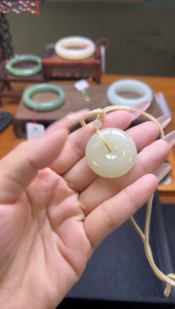 吊坠(不含链)未镶嵌和田玉若羌黄 平安扣