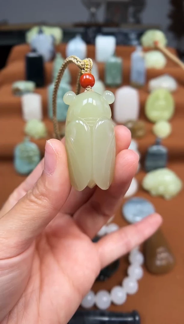 颈饰未镶嵌和田玉蝉