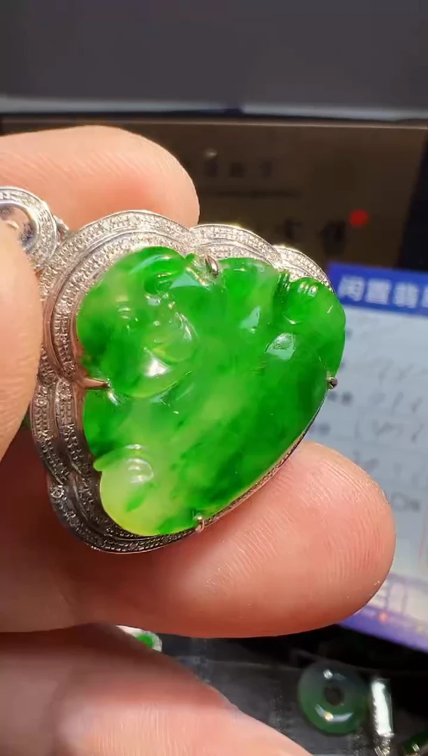 【闪购商品】翡翠颈饰18K金镶嵌翡翠回流